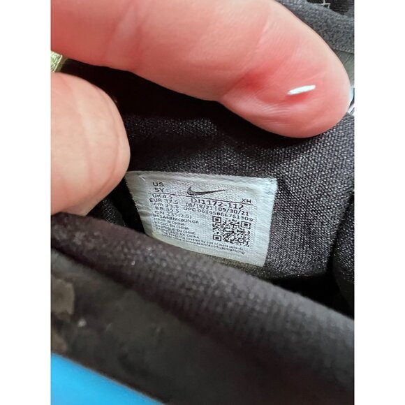 Nike Kyrie Infinity SE GS Baltic blue sneaker kids size 5 Y - Picture 4 of 10